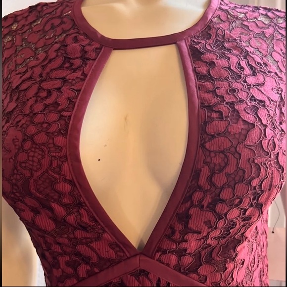 Harlyn Cap Sleeve Front Keyhole & Open Back Embroidered Lace Gown in Pomegranate - Picture 4 of 13